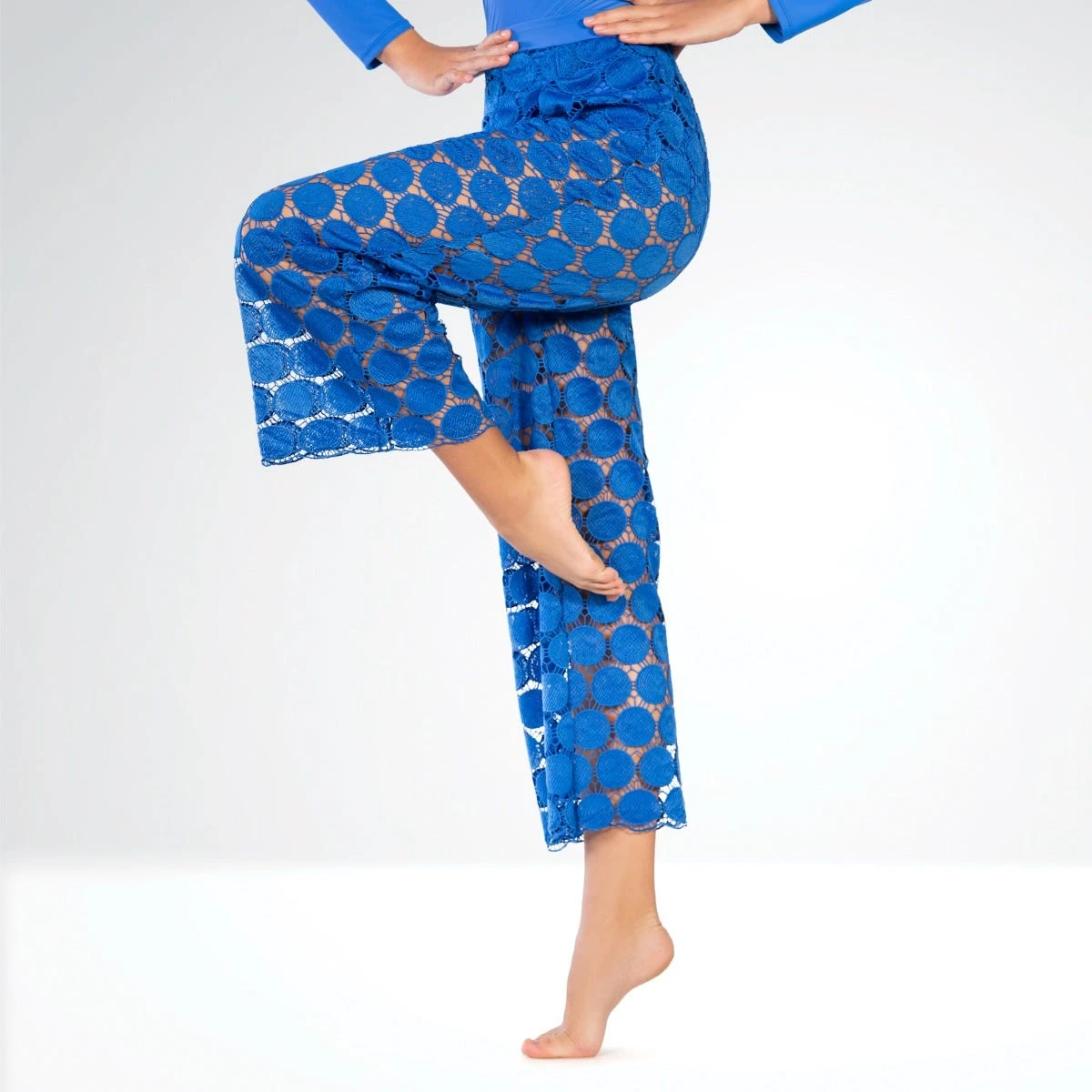 1st Position Pantalon Large En Dentelle Avec Biketard Assorti Croisé Au Dos – Image 2