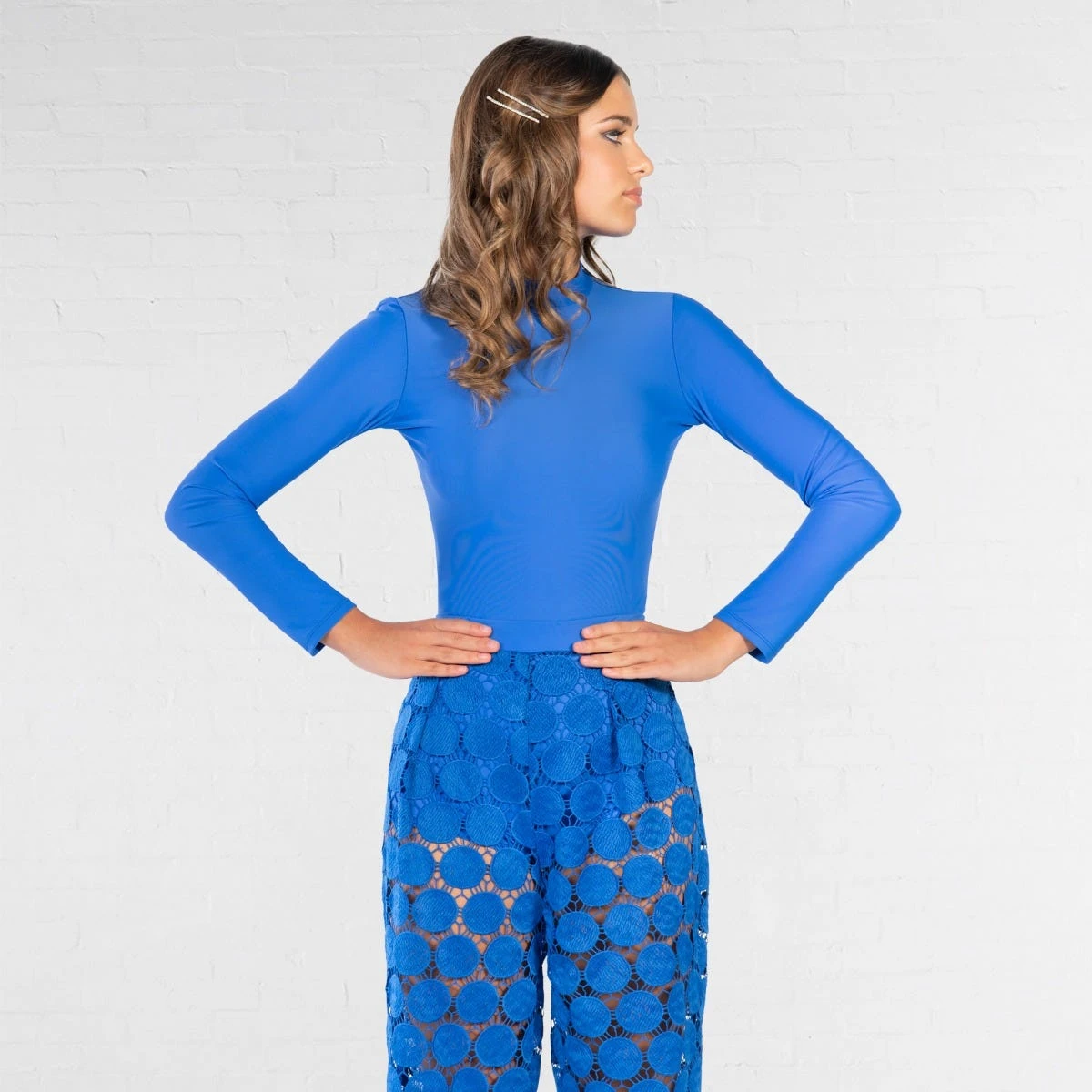 1st Position Pantalon Large En Dentelle Avec Biketard Assorti Croisé Au Dos – Image 3