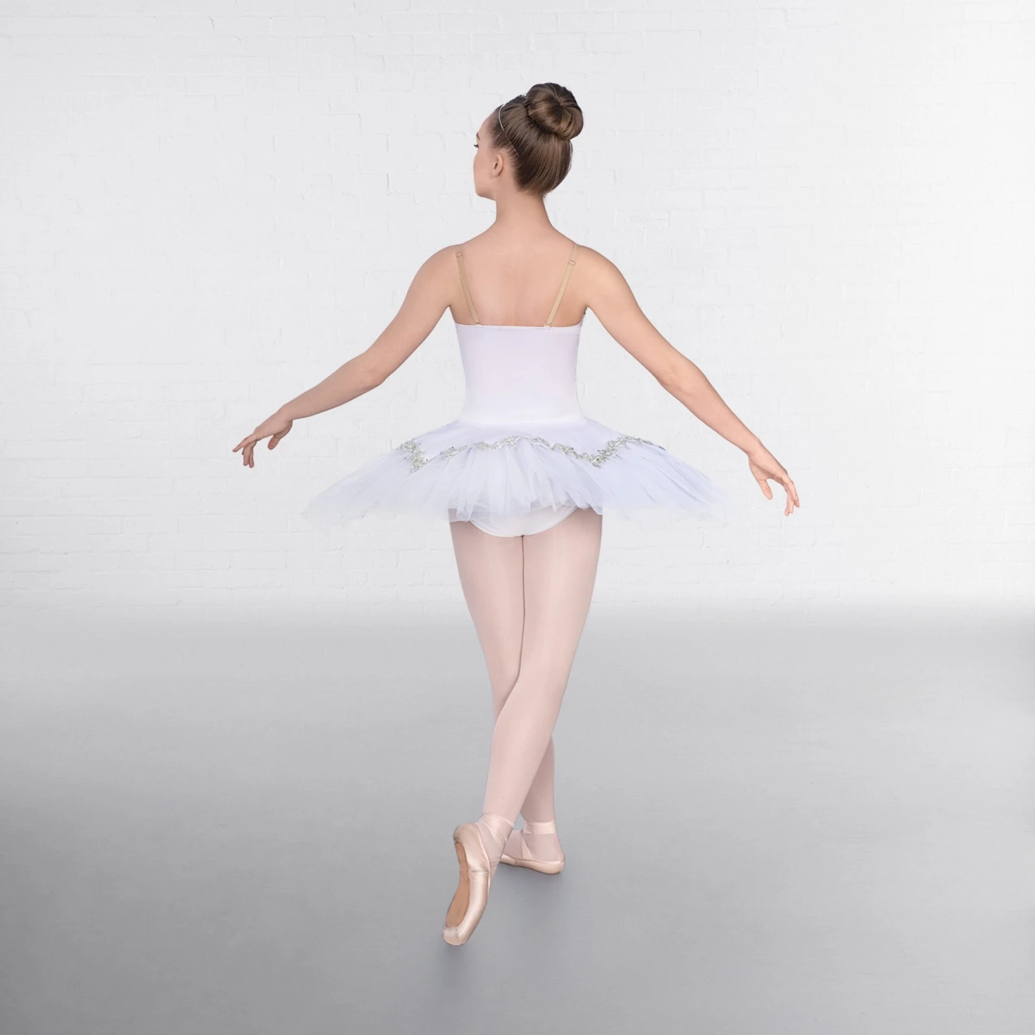 1st Position Corsage Prestige Avec Surjupe à Bordures Argentés – Image 3