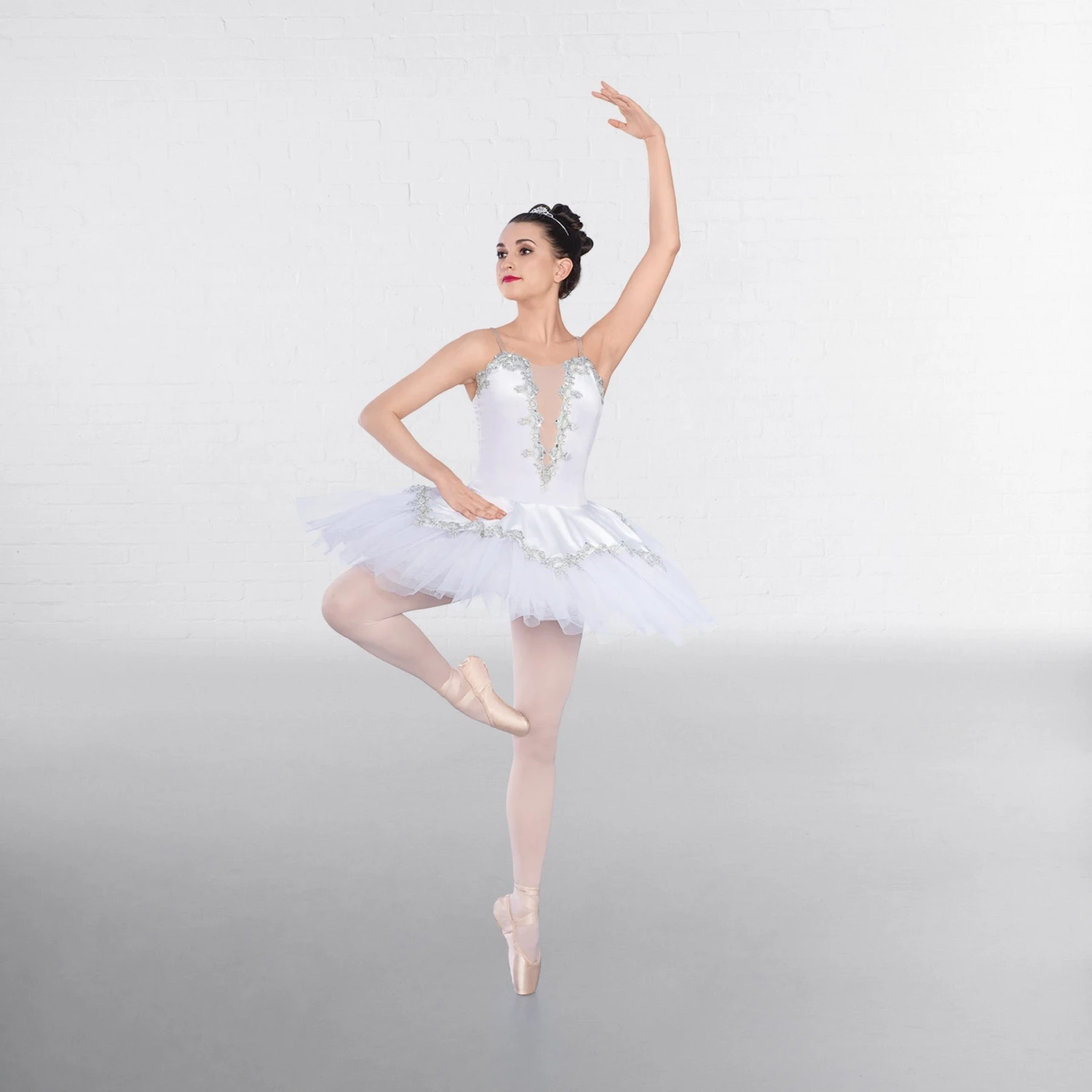 1st Position Corsage Prestige Avec Surjupe à Bordures Argentés – Image 2