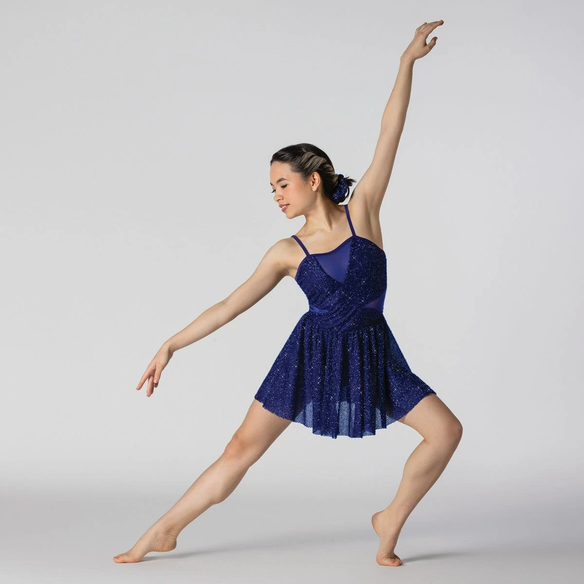 1st Position Robe Scintillante à Empiècements En Maille